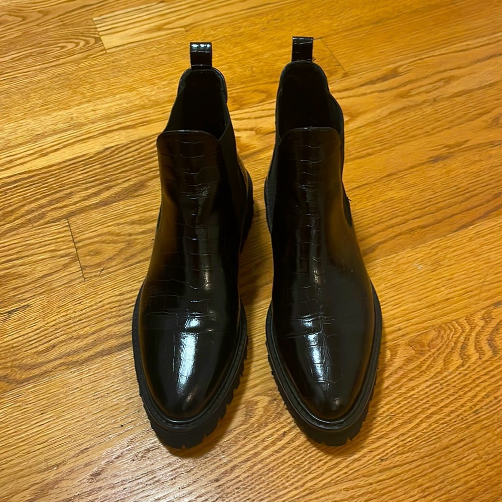 Freda Salvador boots. Side 7 worn once !!